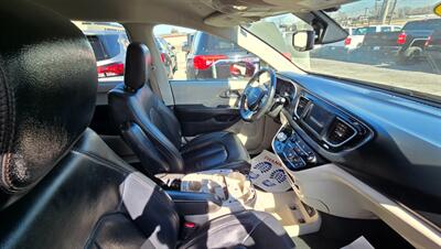2020 Chrysler Pacifica Touring L   - Photo 21 - Tulsa, OK 74112