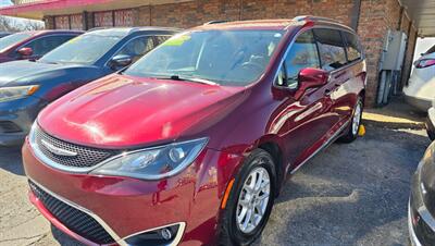 2020 Chrysler Pacifica Touring L   - Photo 2 - Tulsa, OK 74112