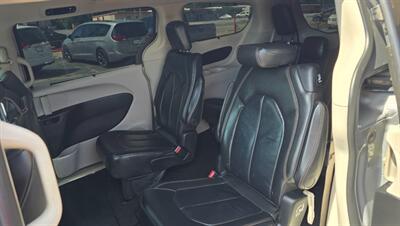 2017 Chrysler Pacifica Touring-L   - Photo 15 - Tulsa, OK 74112