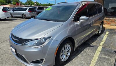 2017 Chrysler Pacifica Touring-L   - Photo 2 - Tulsa, OK 74112