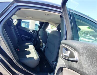 2015 Chrysler 200 LX   - Photo 10 - Tulsa, OK 74112