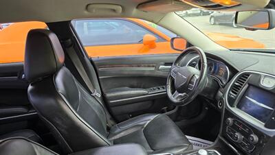 2019 Chrysler 300 Series Limited - Photo 9 - Tulsa, OK 74112