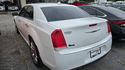 2019 Chrysler 300 Series Limited - Photo 8 - Tulsa, OK 74112