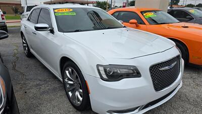 2019 Chrysler 300 Series Limited - Photo 1 - Tulsa, OK 74112