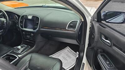2019 Chrysler 300 Series Limited - Photo 11 - Tulsa, OK 74112