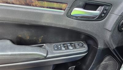 2019 Chrysler 300 Series Limited - Photo 16 - Tulsa, OK 74112