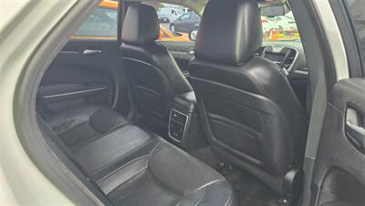 2019 Chrysler 300 Series Limited - Photo 13 - Tulsa, OK 74112