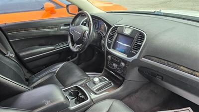 2019 Chrysler 300 Series Limited - Photo 10 - Tulsa, OK 74112