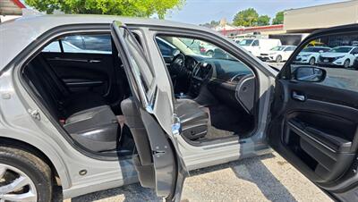 2018 Chrysler 300 Series Limited - Photo 11 - Tulsa, OK 74112