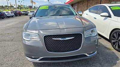 2018 Chrysler 300 Series Limited - Photo 10 - Tulsa, OK 74112