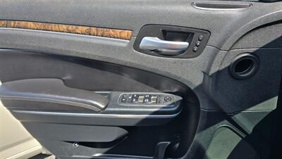 2018 Chrysler 300 Series Limited - Photo 19 - Tulsa, OK 74112