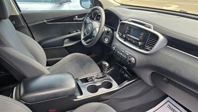 2017 Kia Sorento LX - Photo 10 - Tulsa, OK 74112
