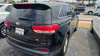2017 Kia Sorento LX - Photo 5 - Tulsa, OK 74112