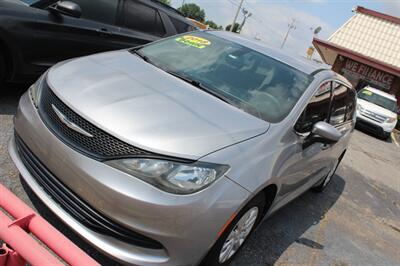 2018 Chrysler Pacifica L   - Photo 3 - Tulsa, OK 74112