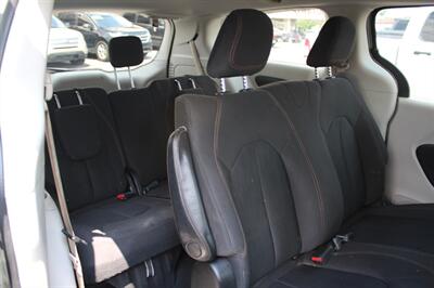2018 Chrysler Pacifica L   - Photo 6 - Tulsa, OK 74112