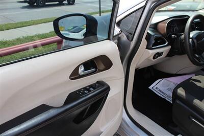 2018 Chrysler Pacifica L   - Photo 15 - Tulsa, OK 74112
