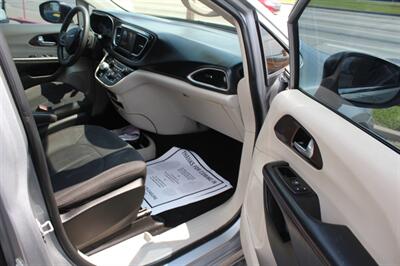 2018 Chrysler Pacifica L   - Photo 10 - Tulsa, OK 74112