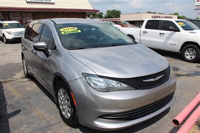 2018 Chrysler Pacifica L   - Photo 1 - Tulsa, OK 74112