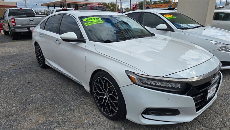 2019 Honda Accord Touring   - Photo 1 - Tulsa, OK 74112