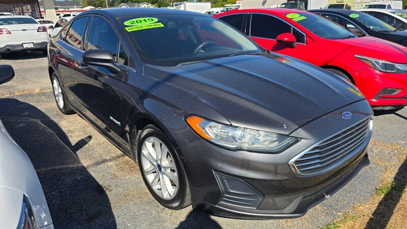 2019 Ford Fusion Hybrid SE   - Photo 1 - Tulsa, OK 74112