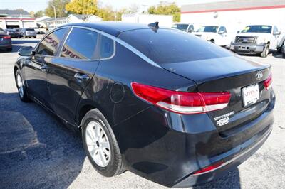 2018 Kia Optima S - Photo 3 - Tulsa, OK 74112