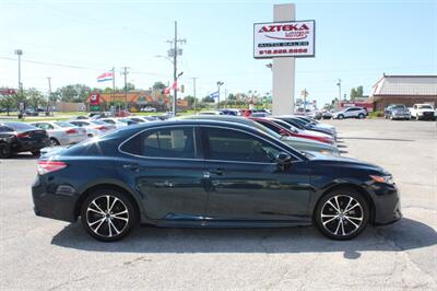 2019 Toyota Camry LE   - Photo 4 - Tulsa, OK 74112
