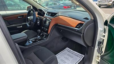 2015 Chevrolet Traverse LT   - Photo 7 - Tulsa, OK 74112