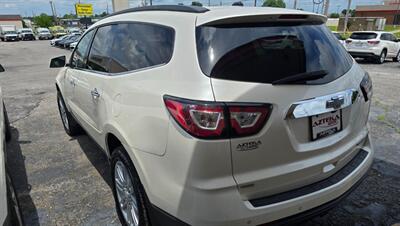2015 Chevrolet Traverse LT   - Photo 2 - Tulsa, OK 74112