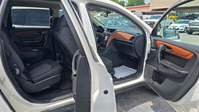2015 Chevrolet Traverse LT   - Photo 8 - Tulsa, OK 74112