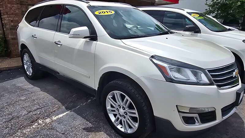 2015 Chevrolet Traverse LT   - Photo 1 - Tulsa, OK 74112