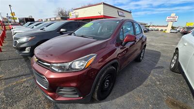 2017 Chevrolet Trax LS   - Photo 2 - Tulsa, OK 74112