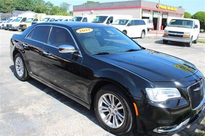 2017 Chrysler 300C   - Photo 1 - Tulsa, OK 74112