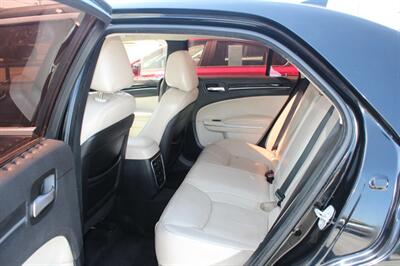 2017 Chrysler 300C   - Photo 10 - Tulsa, OK 74112