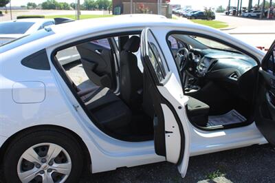 2017 Chevrolet Cruze LS Auto   - Photo 17 - Tulsa, OK 74112