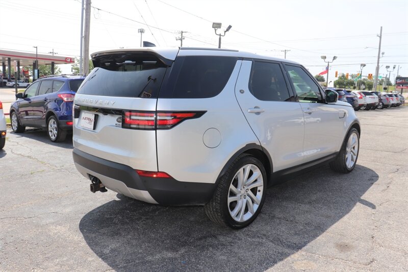 2017 Land Rover Discovery HSE Luxury  