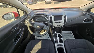 2018 Chevrolet Cruze LS Auto - Photo 9 - Tulsa, OK 74112