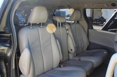 2011 Toyota Sienna XLE 8-Passenger - Photo 10 - Tulsa, OK 74112