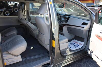 2011 Toyota Sienna XLE 8-Passenger - Photo 16 - Tulsa, OK 74112
