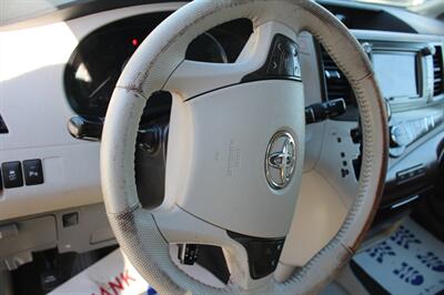 2011 Toyota Sienna XLE 8-Passenger - Photo 26 - Tulsa, OK 74112