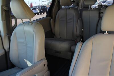 2011 Toyota Sienna XLE 8-Passenger - Photo 24 - Tulsa, OK 74112