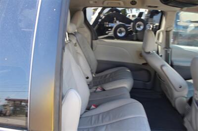 2011 Toyota Sienna XLE 8-Passenger - Photo 15 - Tulsa, OK 74112