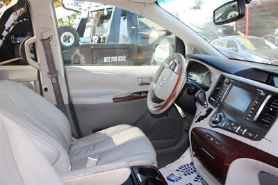 2011 Toyota Sienna XLE 8-Passenger - Photo 13 - Tulsa, OK 74112