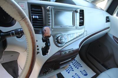 2011 Toyota Sienna XLE 8-Passenger - Photo 25 - Tulsa, OK 74112
