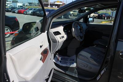 2011 Toyota Sienna XLE 8-Passenger - Photo 23 - Tulsa, OK 74112
