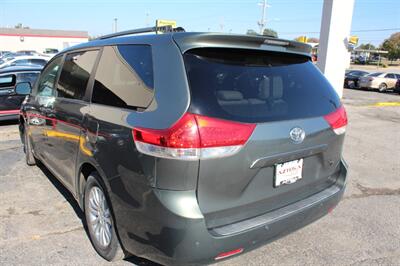 2011 Toyota Sienna XLE 8-Passenger - Photo 2 - Tulsa, OK 74112