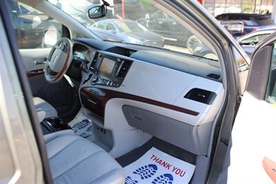 2011 Toyota Sienna XLE 8-Passenger - Photo 14 - Tulsa, OK 74112