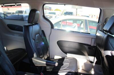 2017 Chrysler Pacifica Touring-L - Photo 28 - Tulsa, OK 74112
