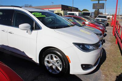 2017 Chrysler Pacifica Touring-L - Photo 3 - Tulsa, OK 74112