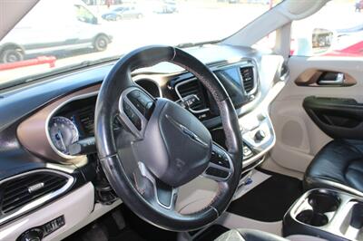 2017 Chrysler Pacifica Touring-L - Photo 16 - Tulsa, OK 74112