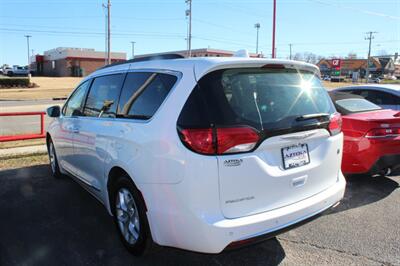 2017 Chrysler Pacifica Touring-L - Photo 19 - Tulsa, OK 74112